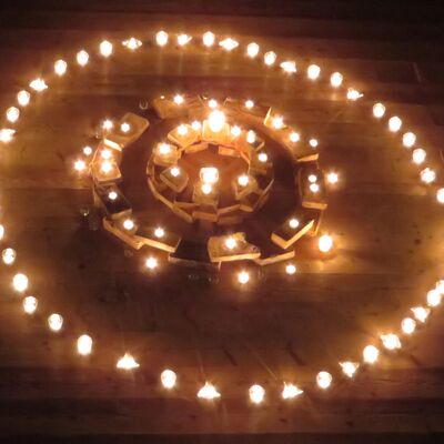 Nacht der Lichter im Herrnhaag &Ouml;kumenischer Gottesdienst mit Taiz&eacute;-Liedern
