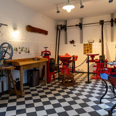 Blick in die Wurstk&uuml;che